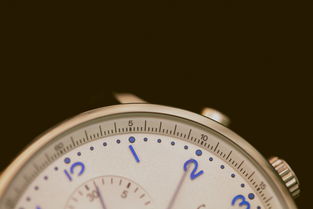 怎么看纪念币期货行情？从基础认知到实操指南
